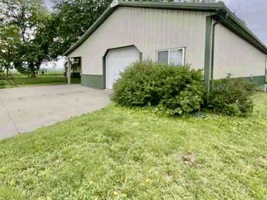 691 N 12th Road , Palmyra, NE 68418