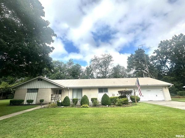 57 SHERWOOD Drive , Centralia, IL 62801