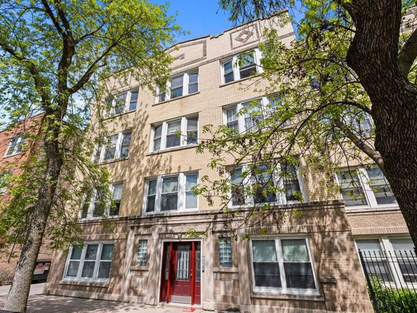 3104 W Leland Avenue , Unit 303, Chicago, IL 60625