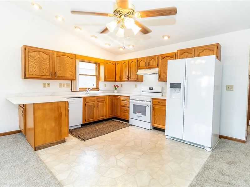 140 Dwyer Avenue, Unit D2, Greenville, OH 45331 Photo 12