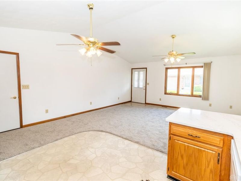 140 Dwyer Avenue, Unit D2, Greenville, OH 45331 Photo 13