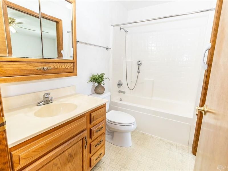 140 Dwyer Avenue, Unit D2, Greenville, OH 45331 Photo 19