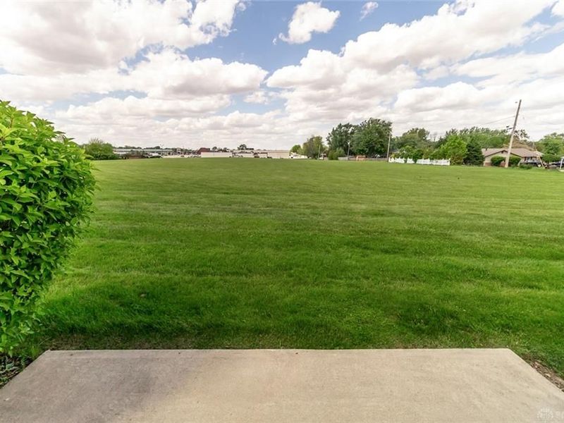 140 Dwyer Avenue, Unit D2, Greenville, OH 45331 Photo 3