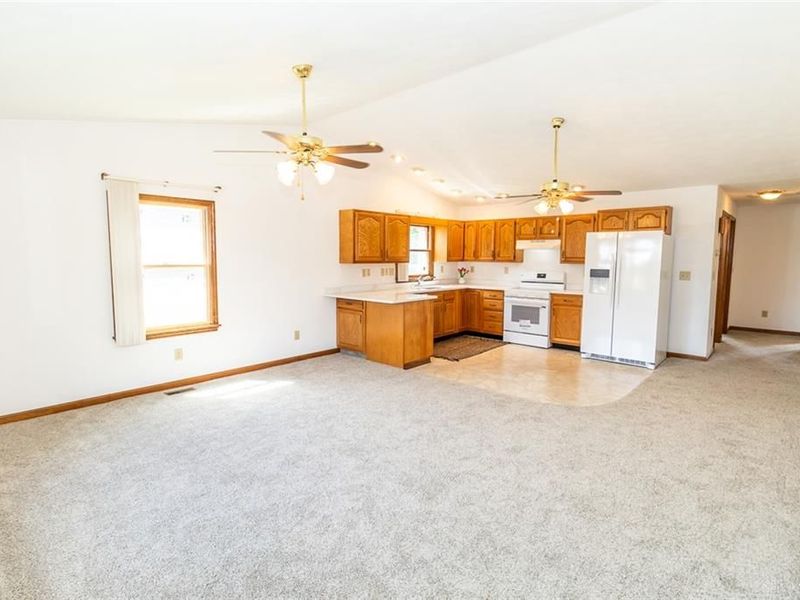 140 Dwyer Avenue, Unit D2, Greenville, OH 45331 Photo 7