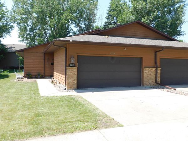 2524 25th Avenue S, Fargo, ND 58103