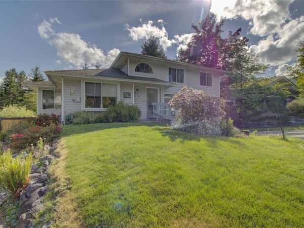 414 Donner Dr, Gold River, BC V0P 1G0