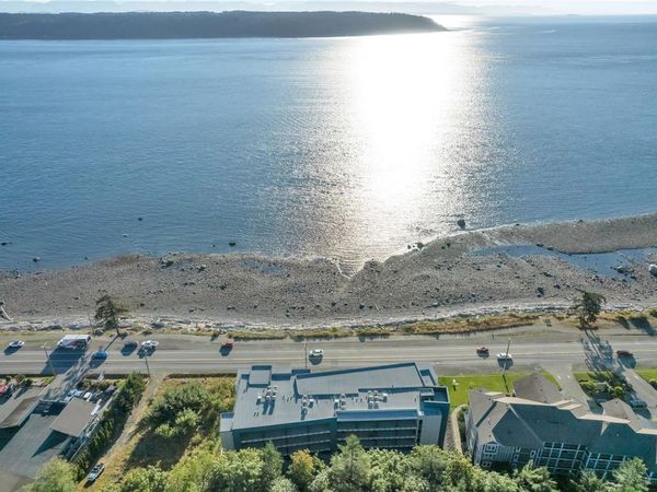536 Island Hwy S, Unit 402, Campbell River, BC V9W 1A5