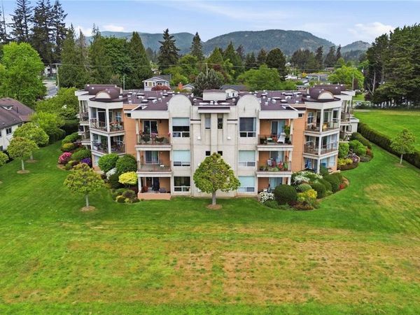 6585 Country Rd, Unit 102, Sooke, BC V9Z 0W8