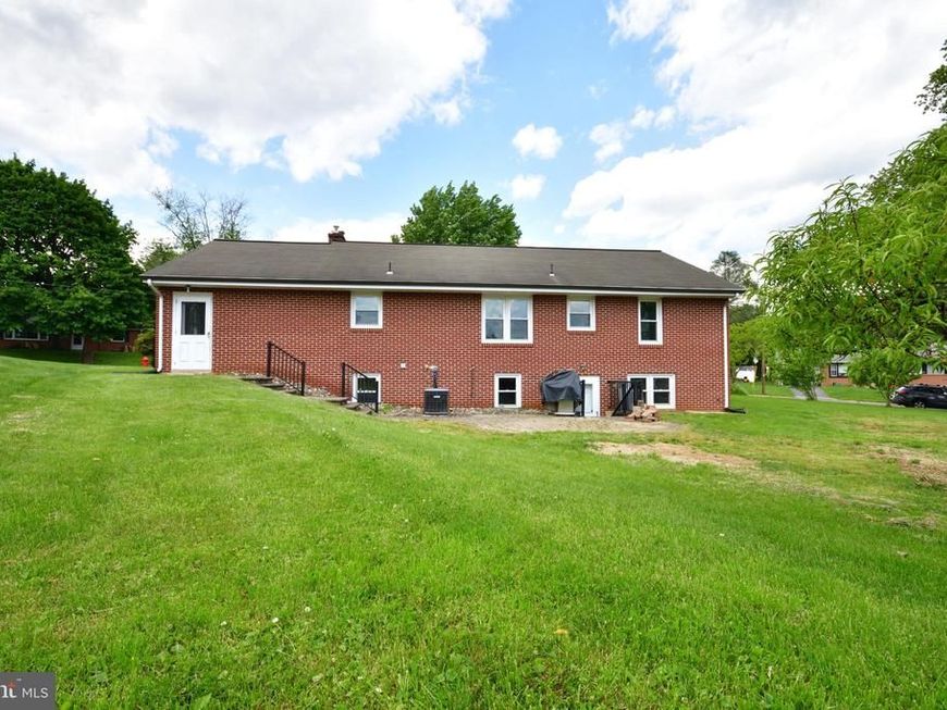 556 Oak Ridge Drive, Millersville, PA 17551 Main Photo