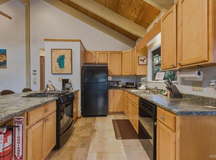 1871 Guadalupe Street, South Lake Tahoe, CA 96150 Photo