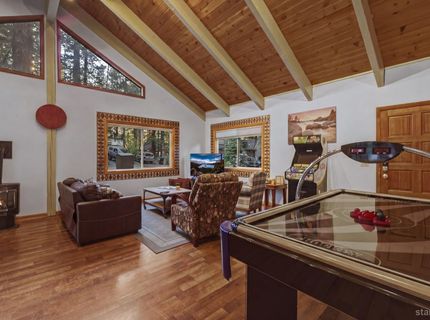 1871 Guadalupe Street, South Lake Tahoe, CA 96150 Photo