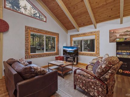 1871 Guadalupe Street, South Lake Tahoe, CA 96150 Photo