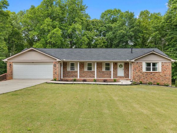 387 Summit Dr, Russellville, AL 35653