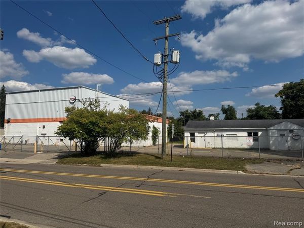 20720 TUCK Road , Farmington, MI 48336