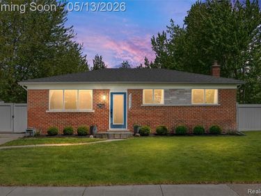 23637 Allor Street, St. Clair Shores, MI 48082