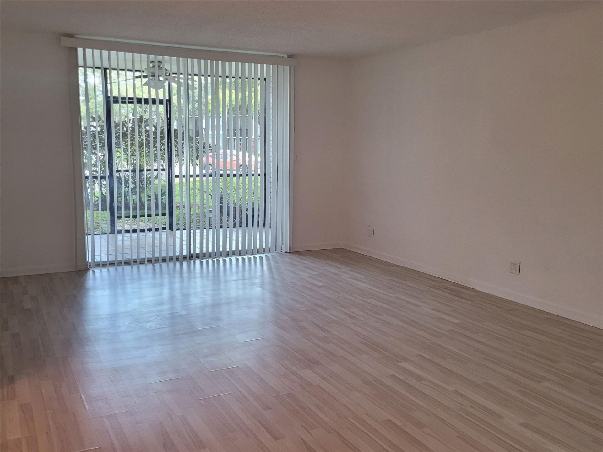 3650 Inverrary Drive, Unit 1u, Lauderhill, FL 33319 Photo
