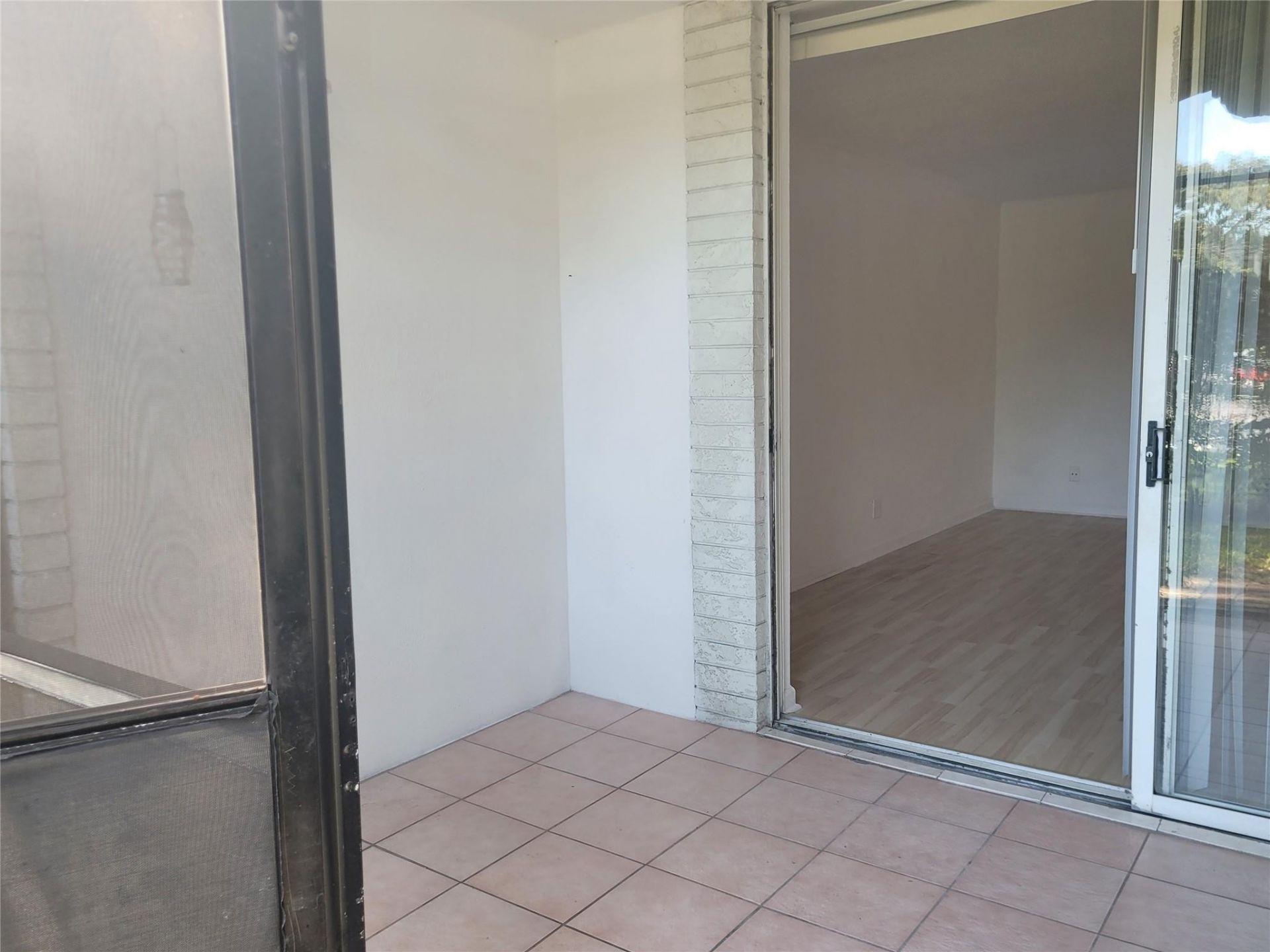 3650 Inverrary Drive, Unit 1u, Lauderhill, FL 33319 Photo