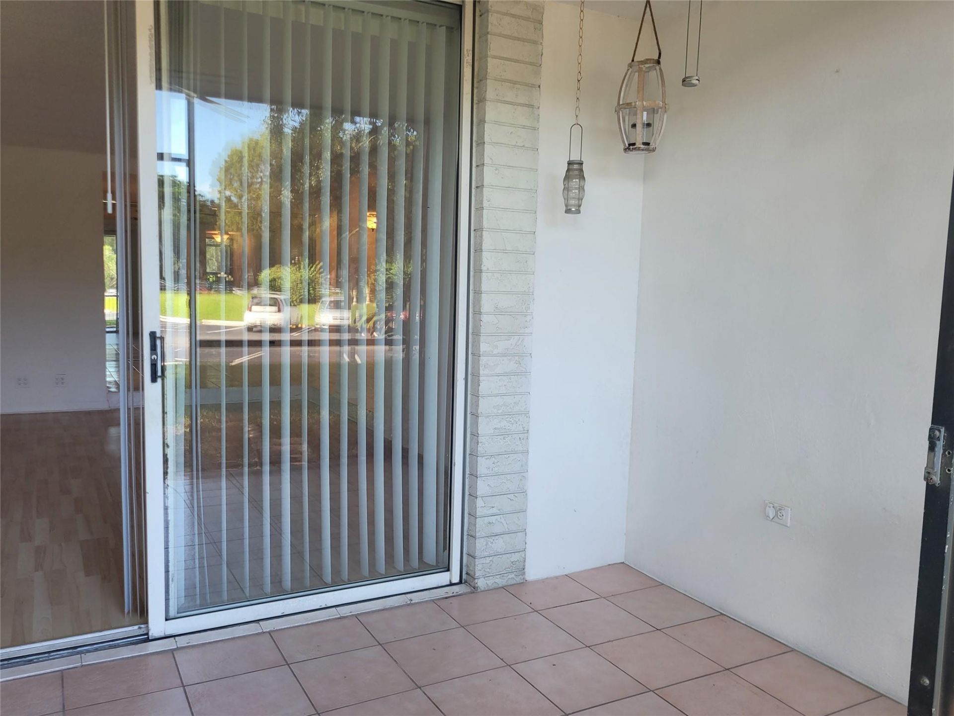 3650 Inverrary Drive, Unit 1u, Lauderhill, FL 33319 Photo