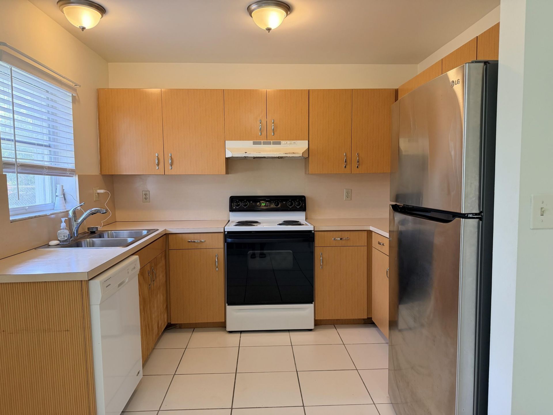 2881 NW 24th Court, Fort Lauderdale, FL 33311 Photo