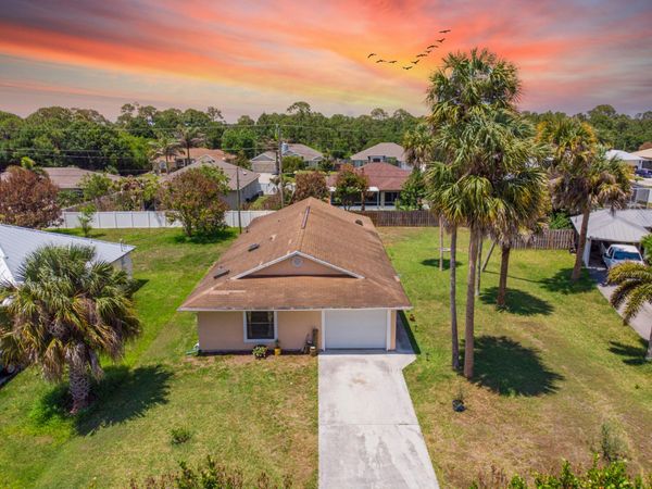 1573 SW Dycus Avenue, Port St. Lucie, FL 34953