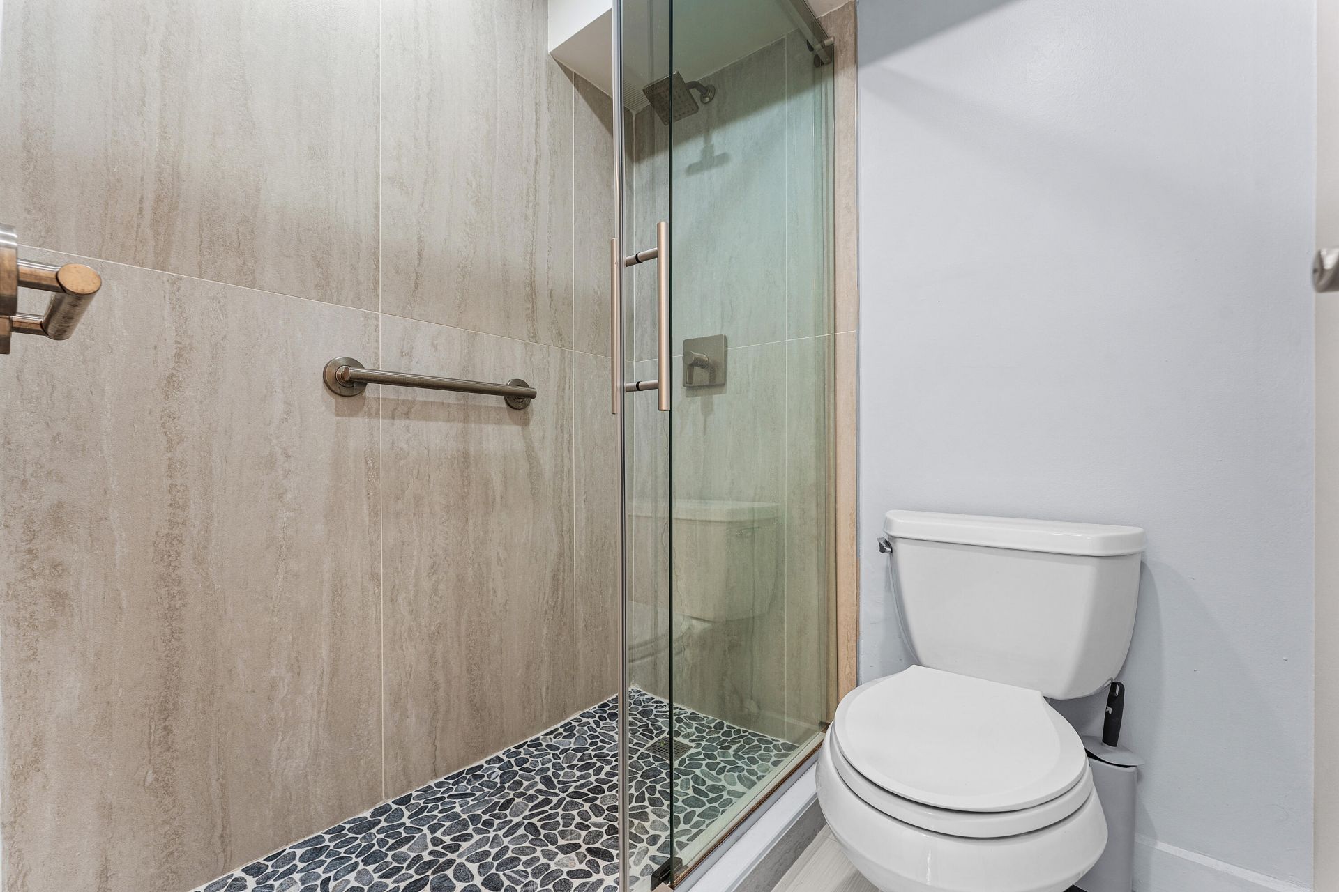 20500 W Country Club Drive, Unit 210, Aventura, FL 33180 Photo