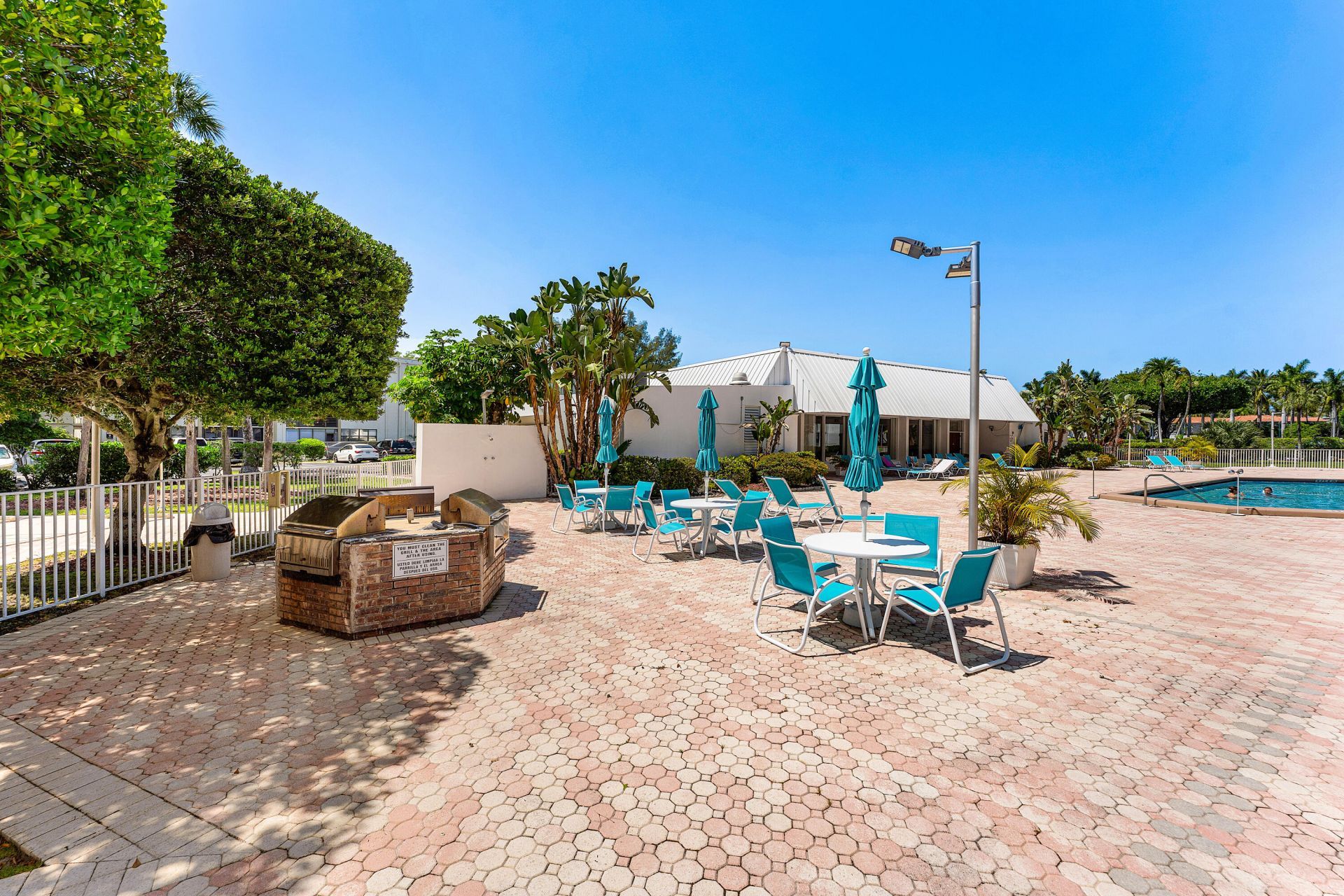 20500 W Country Club Drive, Unit 210, Aventura, FL 33180 Photo