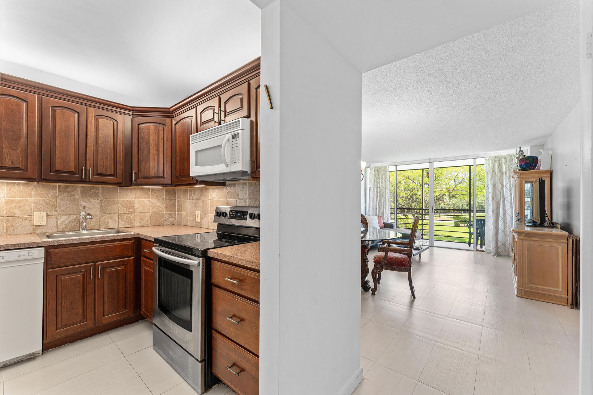 20500 W Country Club Drive, Unit 210, Aventura, FL 33180 Photo