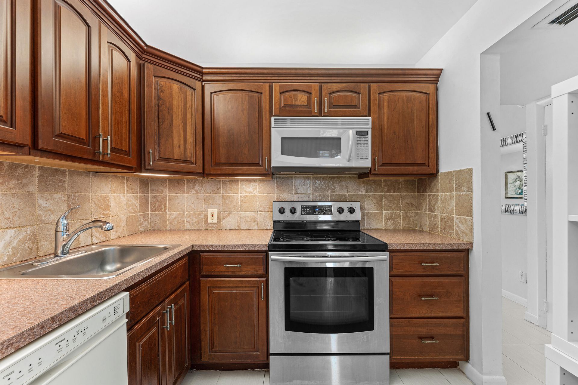 20500 W Country Club Drive, Unit 210, Aventura, FL 33180 Photo