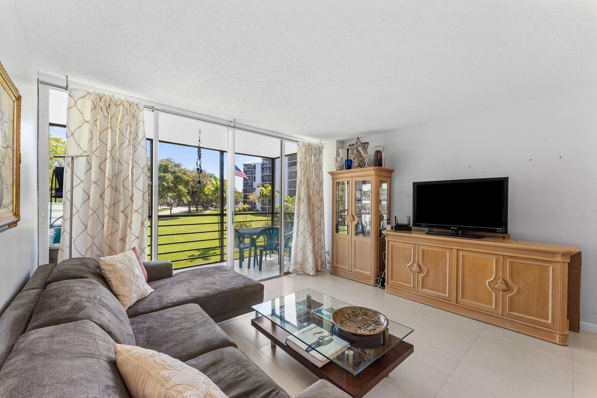 20500 W Country Club Drive, Unit 210, Aventura, FL 33180 Photo