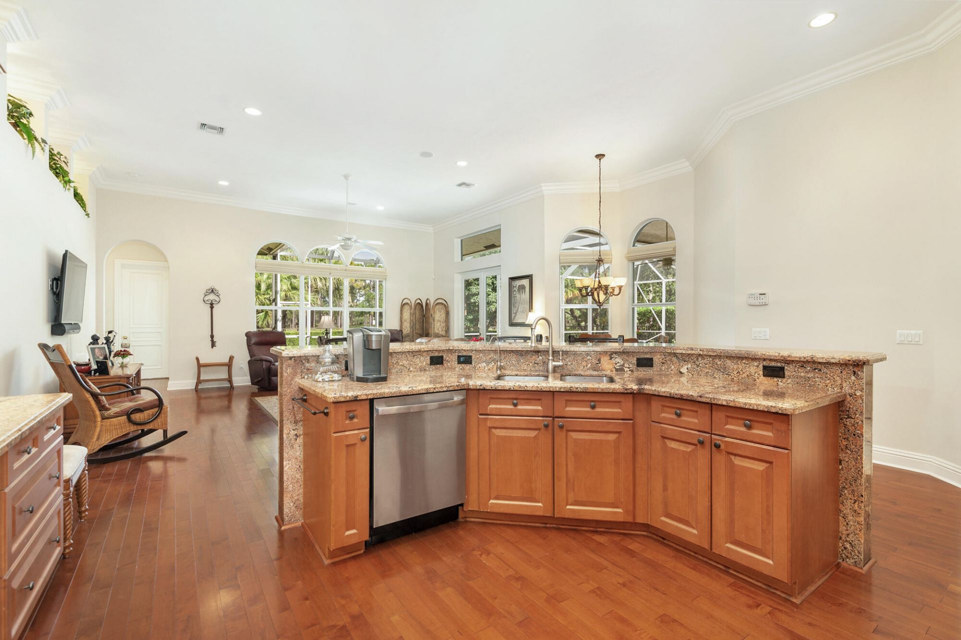 594 N Country Club Drive, Atlantis, FL 33462 Photo