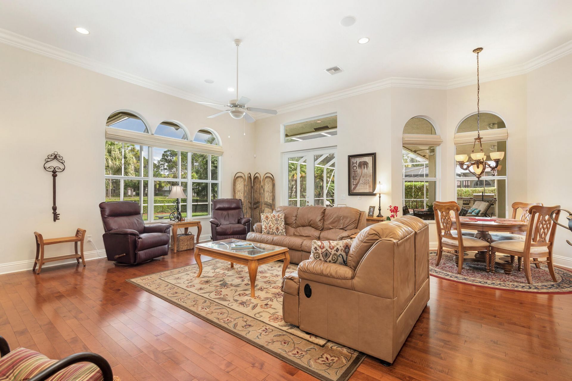 594 N Country Club Drive, Atlantis, FL 33462 Photo