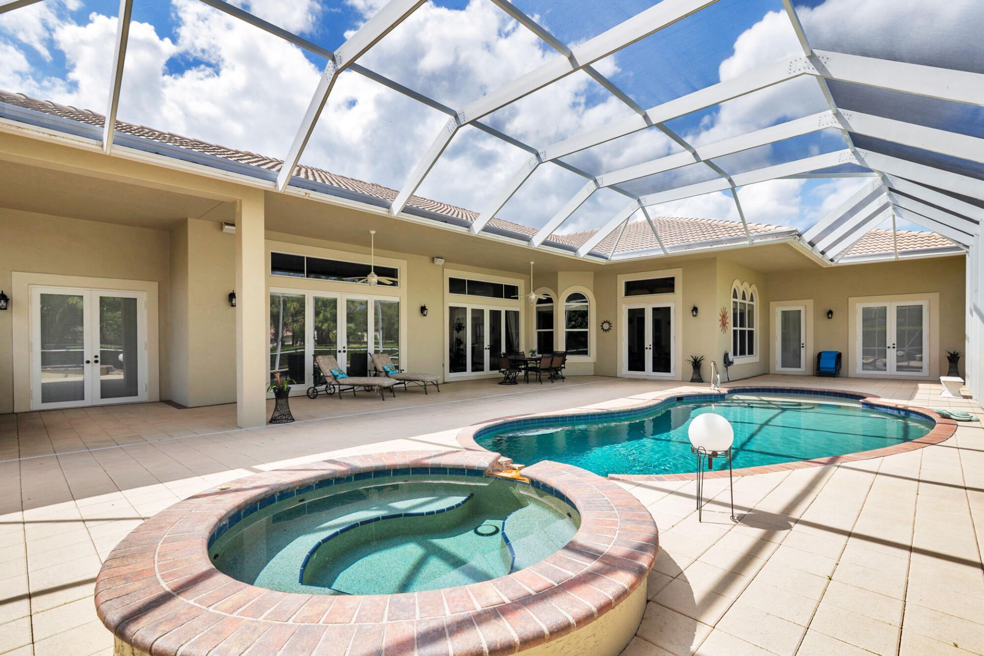 594 N Country Club Drive, Atlantis, FL 33462 Photo