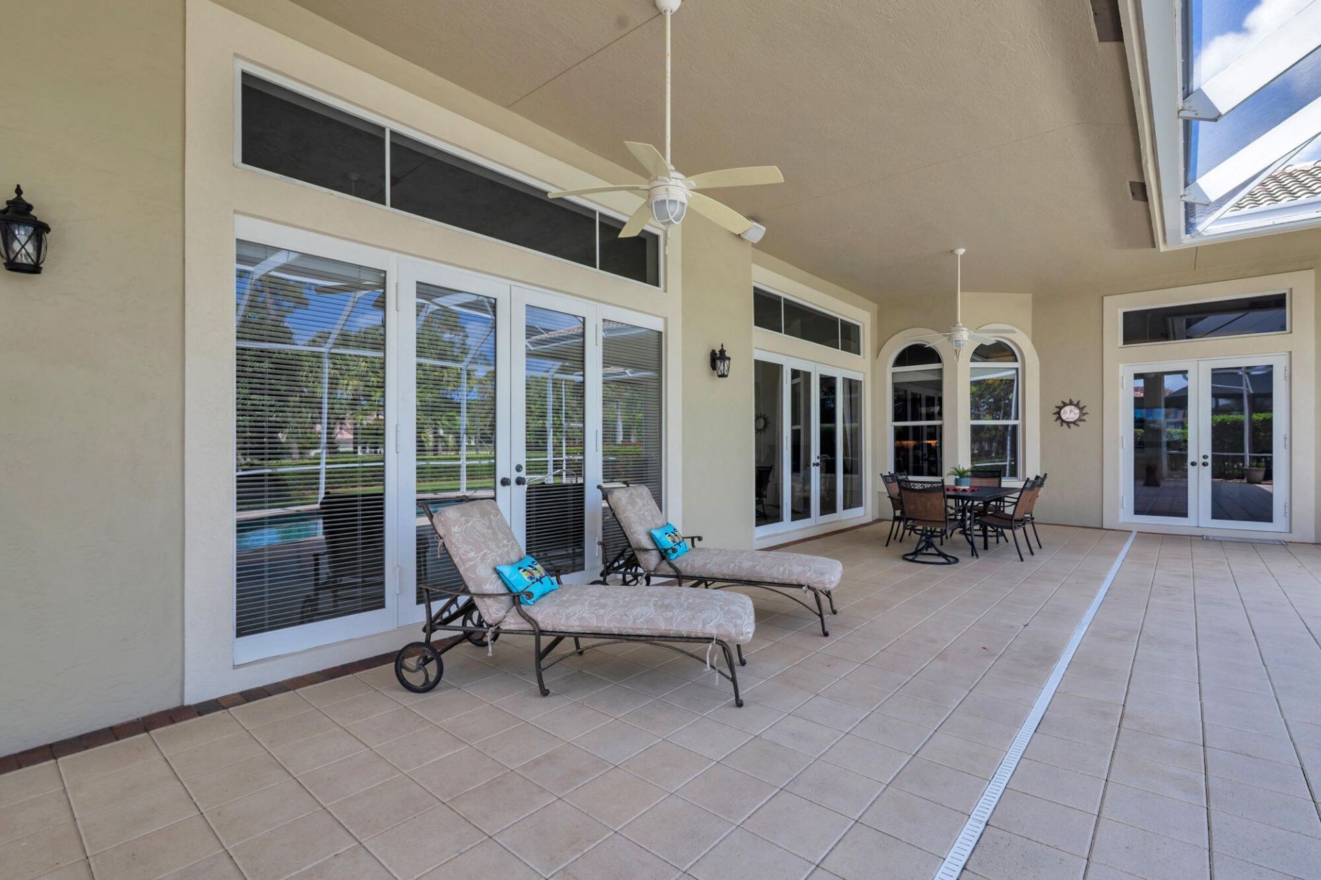594 N Country Club Drive, Atlantis, FL 33462 Photo
