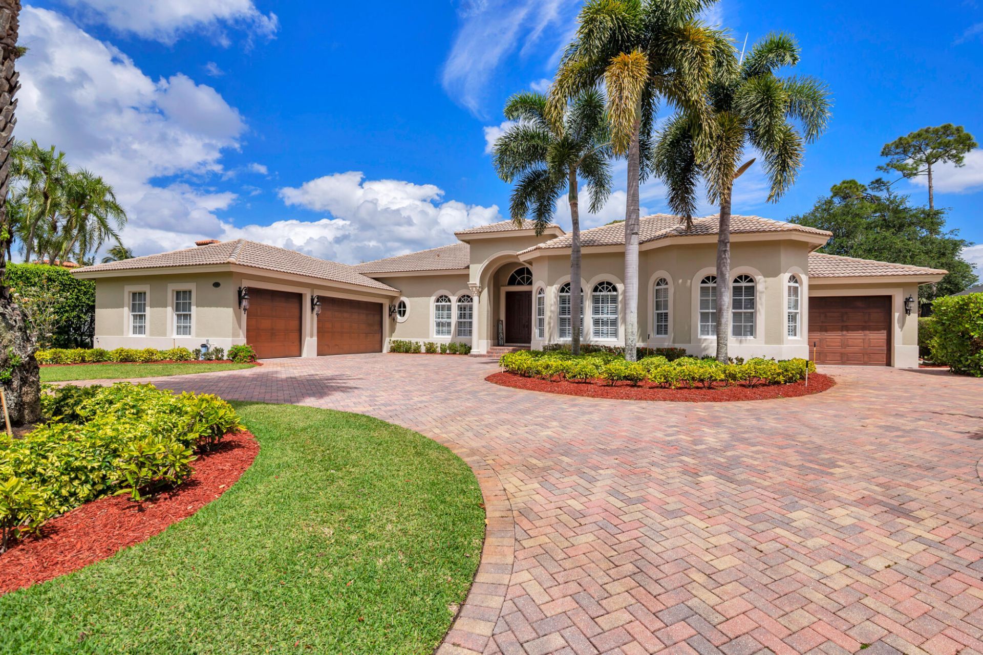 594 N Country Club Drive, Atlantis, FL 33462 Photo