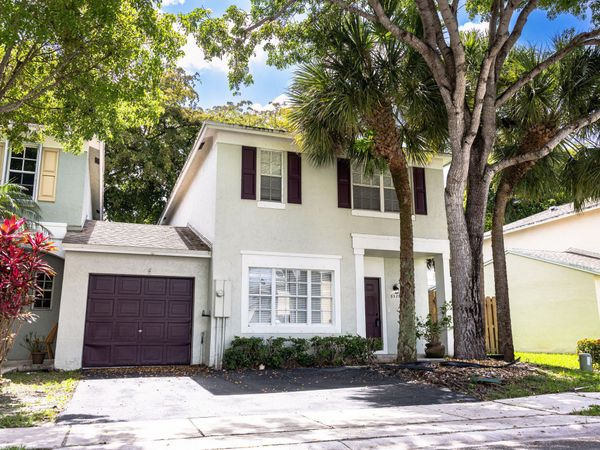 5920 S Golden Beauty Lane, Tamarac, FL 33321