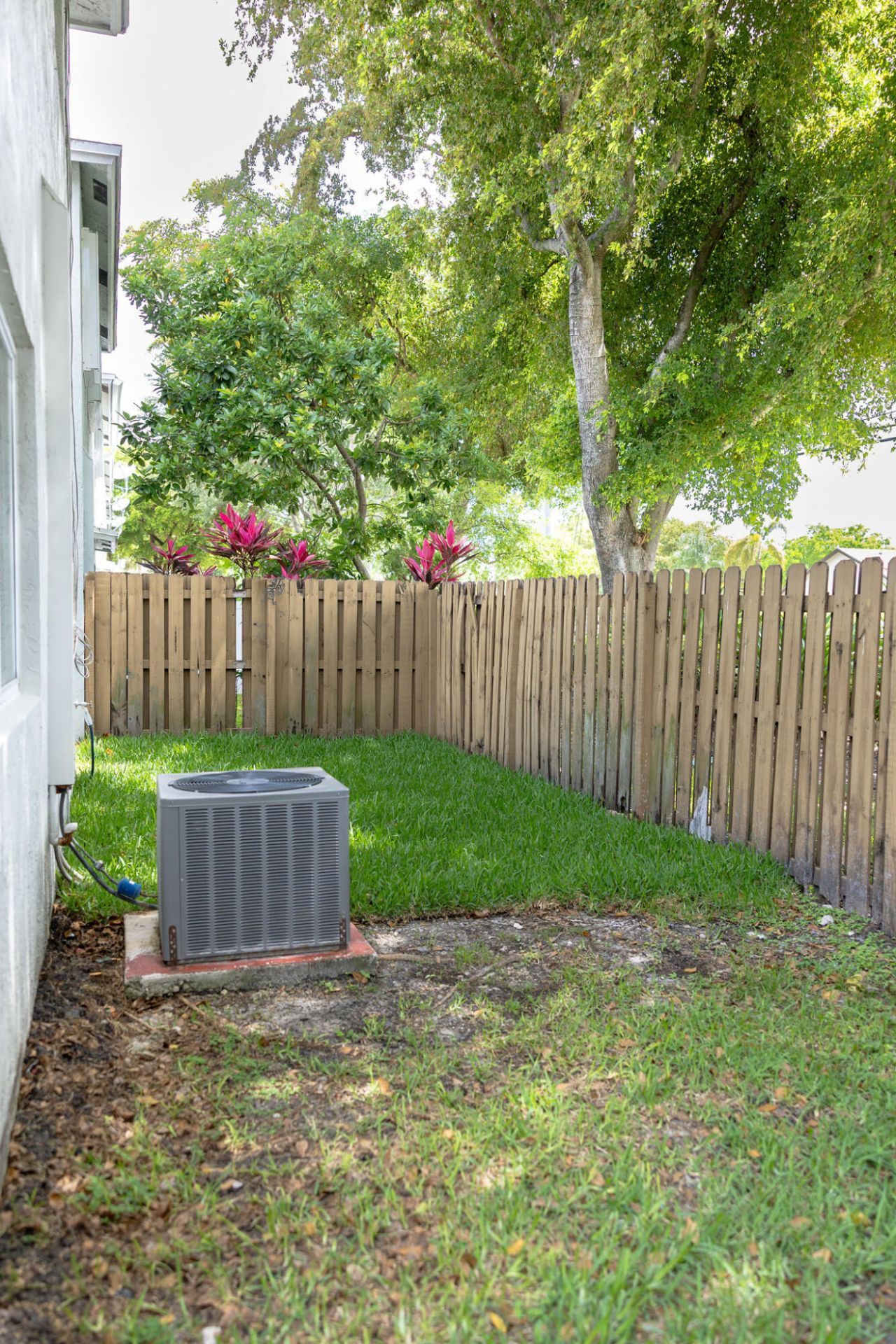 5920 S Golden Beauty Lane, Tamarac, FL 33321 Photo