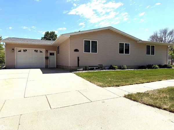 732 N Wooster Street, Algona, IA 50511