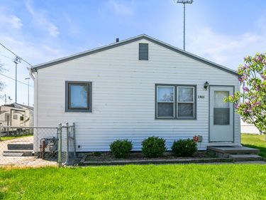 1923 AVENUE L, COUNCIL BLUFFS, IA 51501