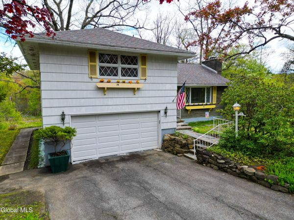 10 Woodland Drive, Johnstown, NY 12095