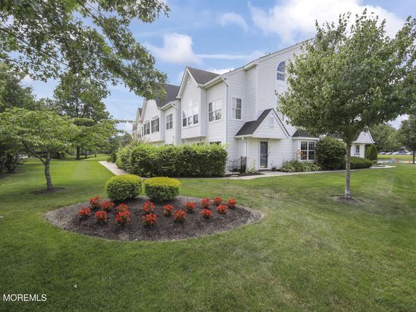95 Madison Court, Tinton Falls, NJ 07712