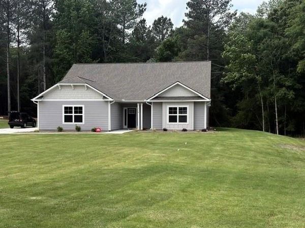 718 Eagle Heights Drive , Maysville, GA 30558
