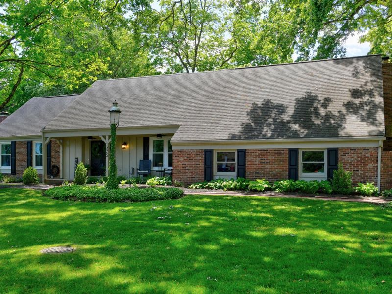 1375 Hickory Ridge Lane, Columbus, OH 43235 Photo 2