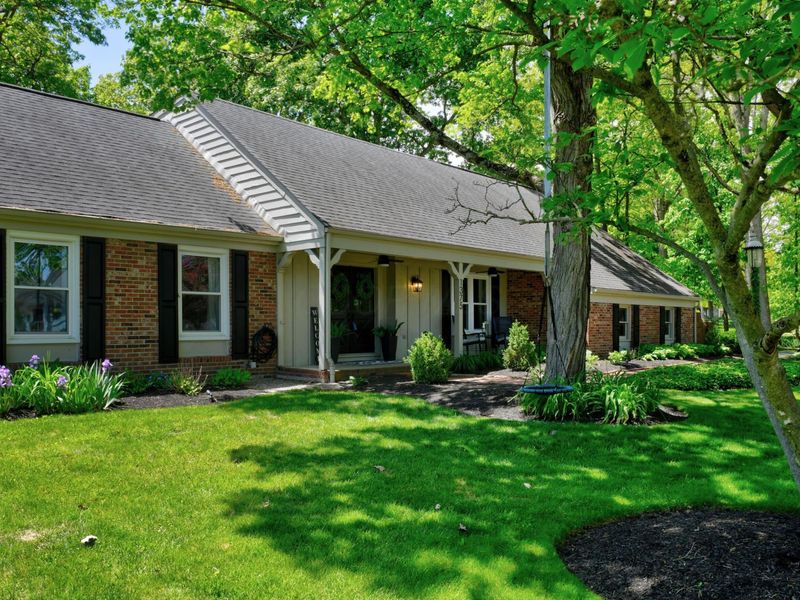 1375 Hickory Ridge Lane, Columbus, OH 43235 Photo 3