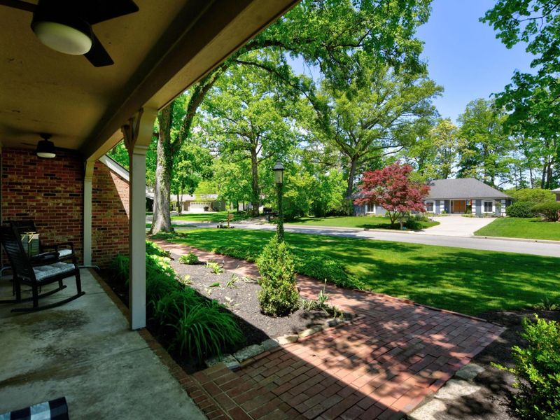 1375 Hickory Ridge Lane, Columbus, OH 43235 Photo 4