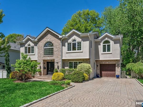 309 South Drive, PARAMUS, NJ 07652