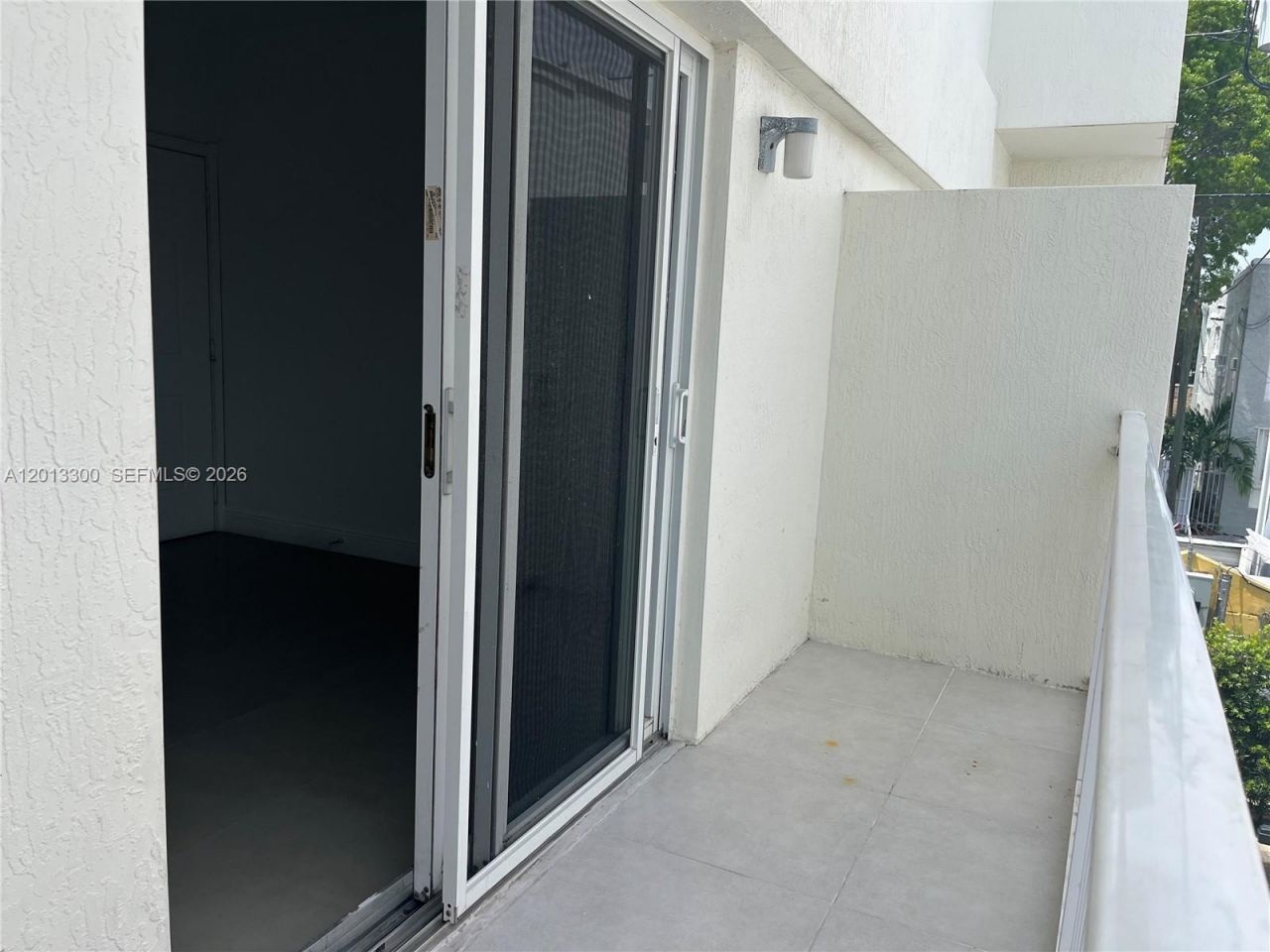 1020 SW 4th St , Unit 102, Miami, FL 33130 Photo