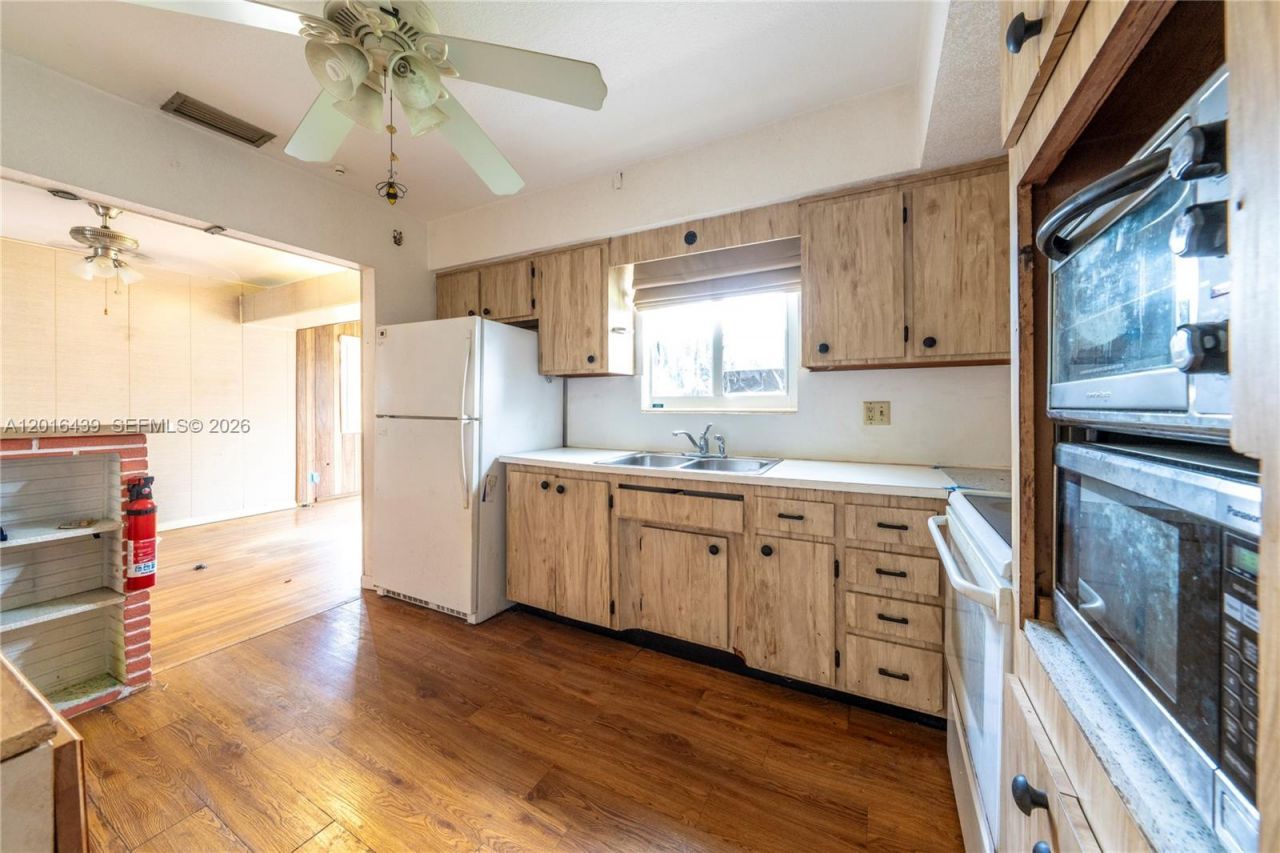 2300 N 57th Ter , Hollywood, FL 33021 Photo