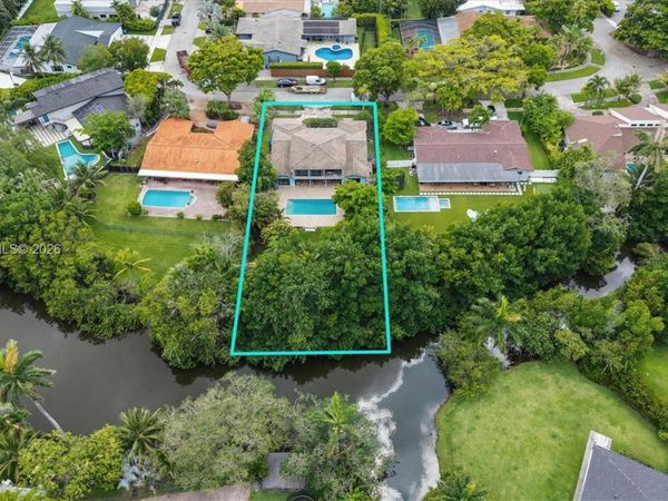 20021 NE 25th Ave, Miami, FL 33180