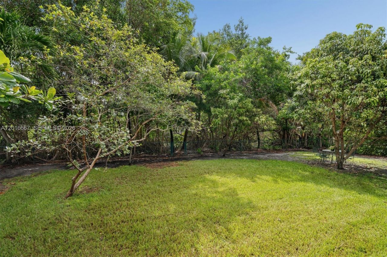 20021 NE 25th Ave, Miami, FL 33180 Photo