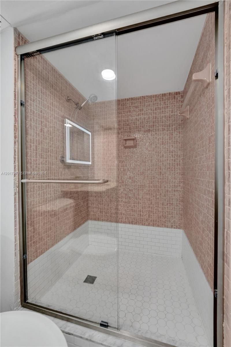 1600 S Ocean Dr , Unit 16B, Hollywood, FL 33019 Photo